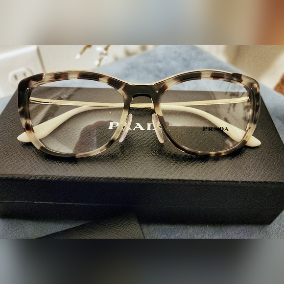 Prada Catwalk 04vv eyeglasses (new with delivery tag) - Picture 2 of 3